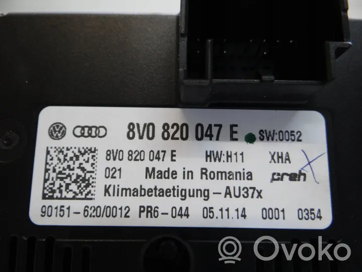 Audi A3 S3 8V Ilmastoinnin ohjainlaite 8V0820047E