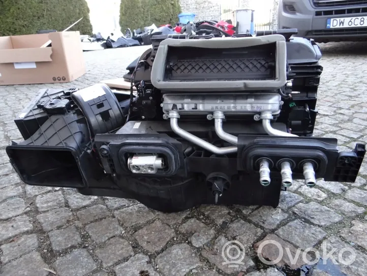 BMW X6 E71 Sisälämmityksen ilmastoinnin korin kokoonpano 990919D