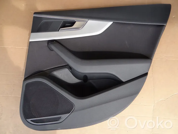Audi A4 S4 B9 Rivestimento del pannello della portiera posteriore 