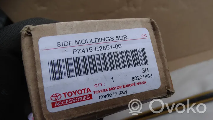 Toyota Auris E180 Priekšpusē durvju dekoratīvā apdare (moldings) PZ415-E2850-02