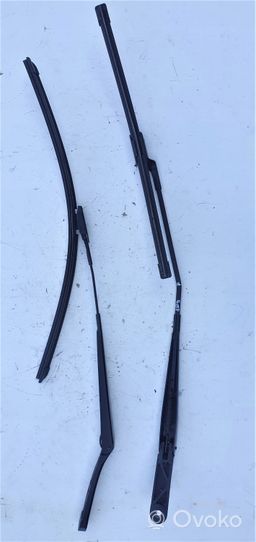 Volkswagen Eos Front wiper blade arm 