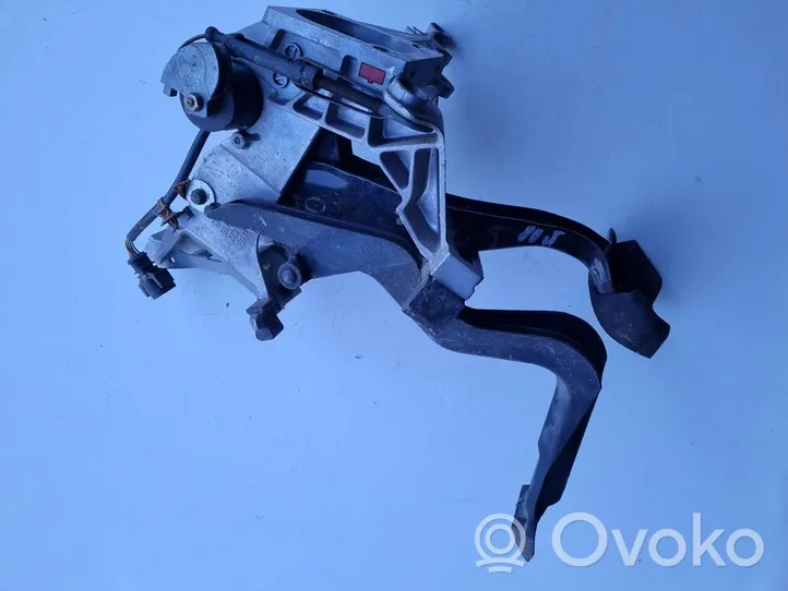 Audi A4 S4 B5 8D Pedal de embrague 8D1721117E