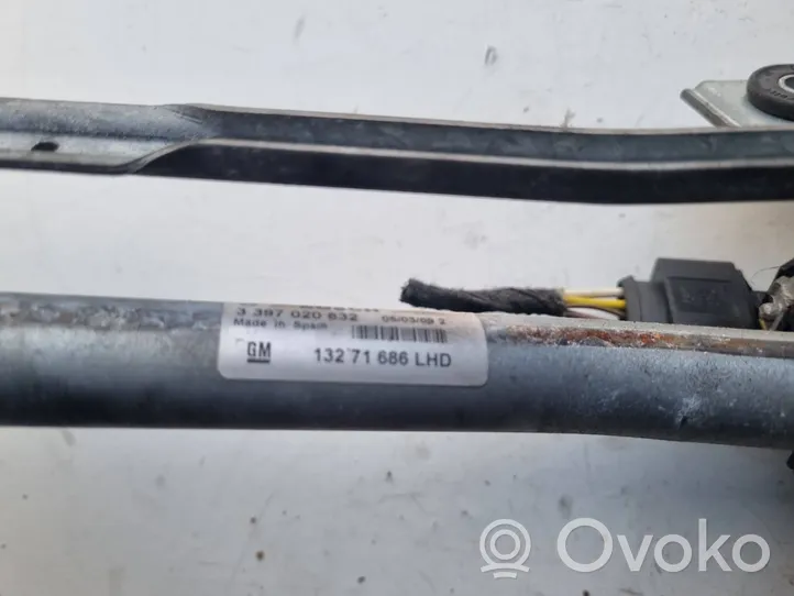 Opel Astra H Front wiper linkage and motor 13271686