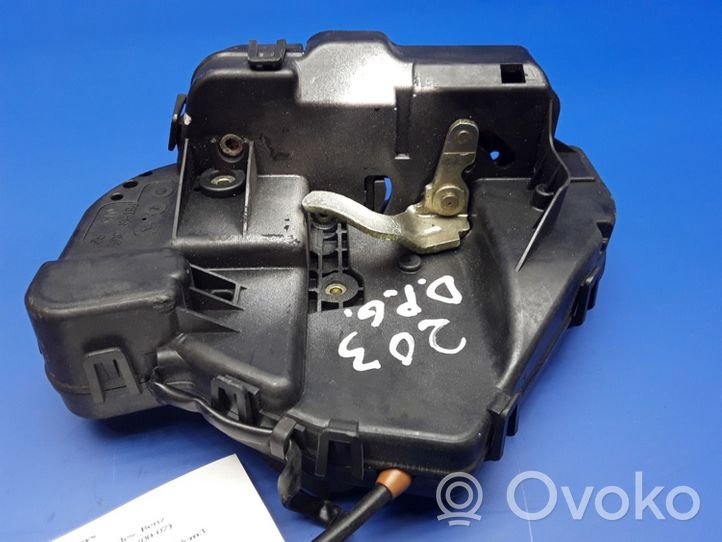 Mercedes-Benz C W203 Etuoven lukko 2037300235