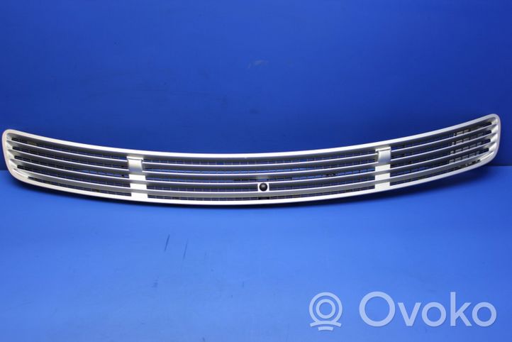 Mercedes-Benz C W203 Bonnet/hood grill W203