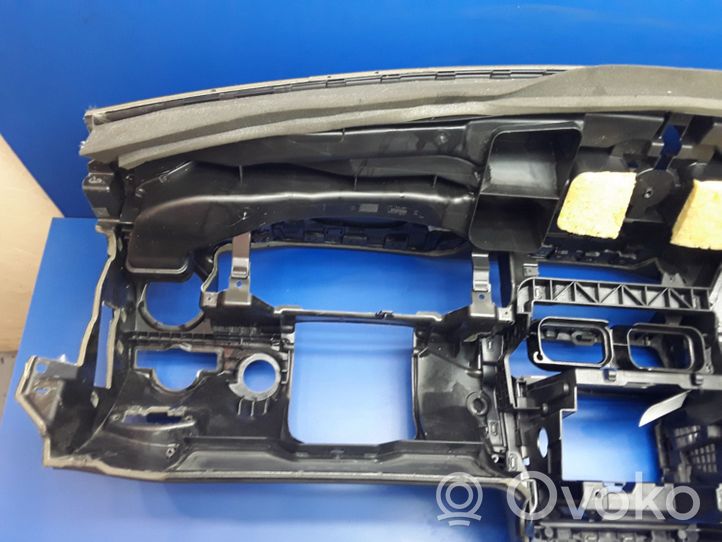 Mercedes-Benz C W204 Panelė A2046805887