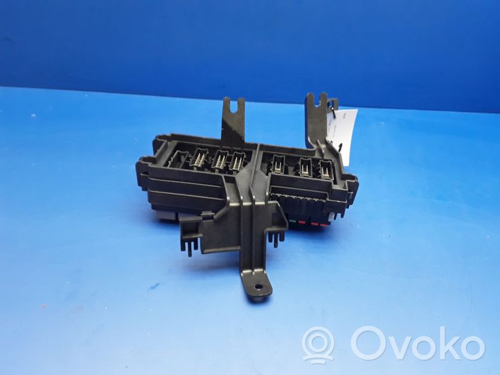 Mercedes-Benz R W251 Fuse module A1645402372