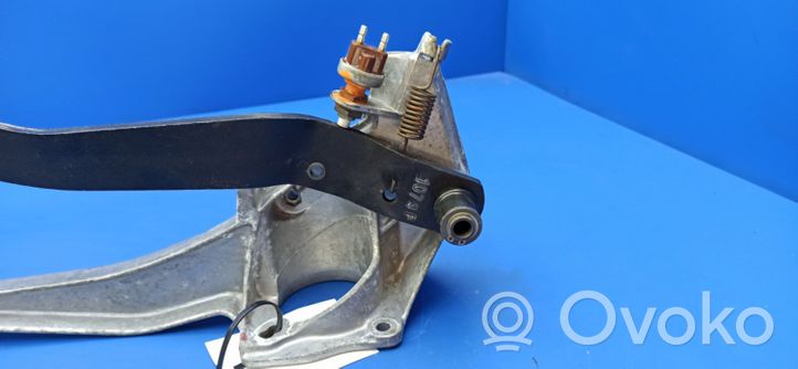 Mercedes-Benz 380 560SEC C126 Pedale del freno 1262902419