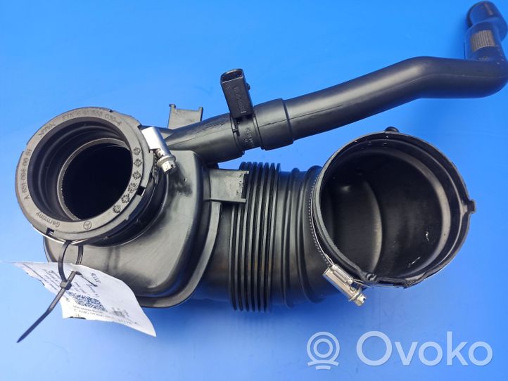 Mercedes-Benz C AMG W204 Turbo air intake inlet pipe/hose A6510900437