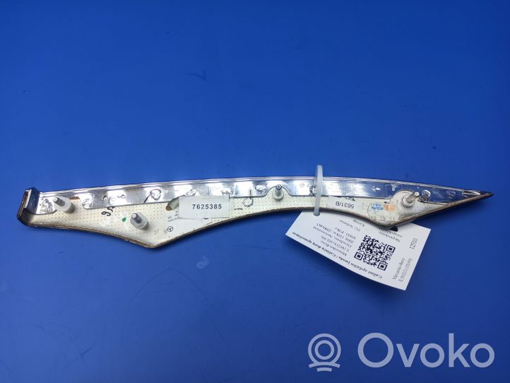 Mercedes-Benz E W211 Rivestimento della portiera posteriore 7625385