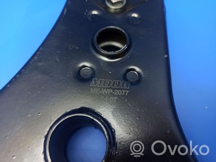 Mercedes-Benz A W169 Braccio di controllo sospensione anteriore inferiore/braccio oscillante 1693300607