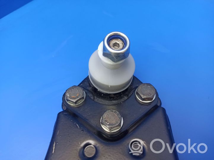 Mercedes-Benz A W169 Braccio di controllo sospensione anteriore inferiore/braccio oscillante 1693300607