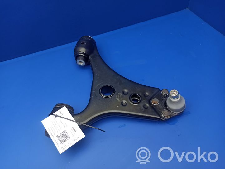 Mercedes-Benz A W169 Braccio di controllo sospensione anteriore inferiore/braccio oscillante 1693300607