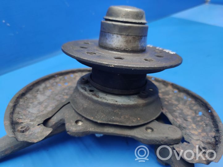 Mercedes-Benz S W126 Front wheel hub W126