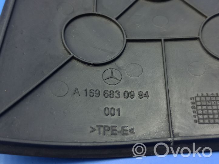 Mercedes-Benz A W169 Puodelių laikiklio guminis paklotėlis A1696830994