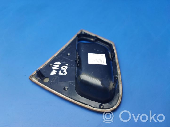 Mercedes-Benz ML W163 Altro elemento di rivestimento della portiera posteriore A1637660264