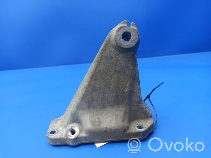 Mercedes-Benz C AMG W203 Engine mounting bracket A1122232004