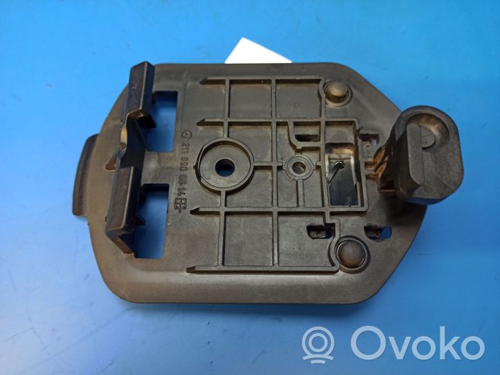 Mercedes-Benz E W211 Staffa supporto del triangolo d’emergenza 2118900514