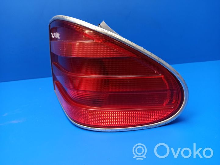 Mercedes-Benz E W210 Lampa tylna A2108204464