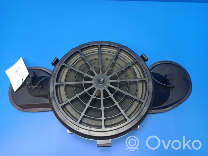 Mercedes-Benz S W220 Subwoofer-bassokaiutin A2208204802