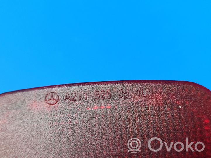Mercedes-Benz E W211 Aizmugurējo durvju apgaismojums (iekšpusē) A2118250510