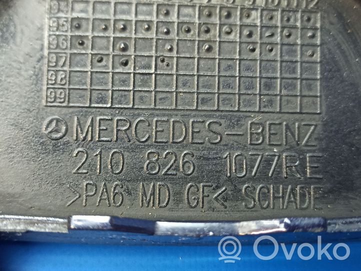 Mercedes-Benz E W210 Zaślepka spryskiwacza lampy przedniej 2108261077