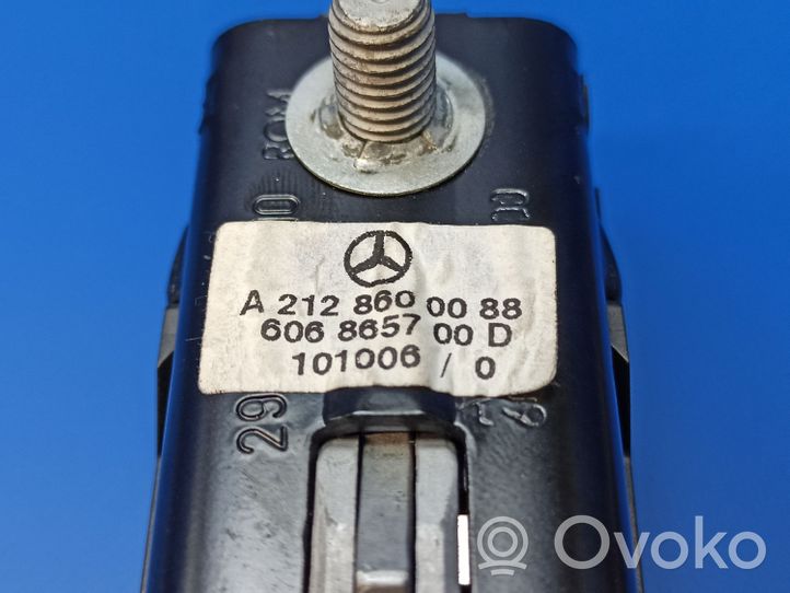 Mercedes-Benz E W212 Moteur de réglage de ceinture de sécurité A2128600088