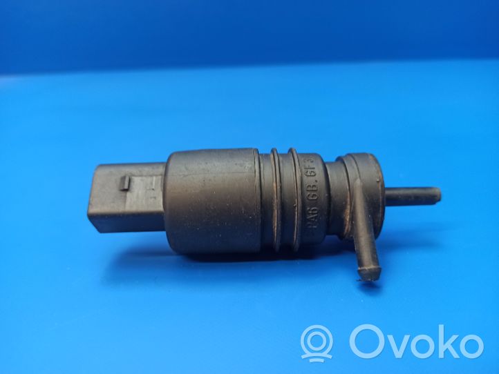 Mercedes-Benz E W210 Pompe de lave-glace de pare-brise W210