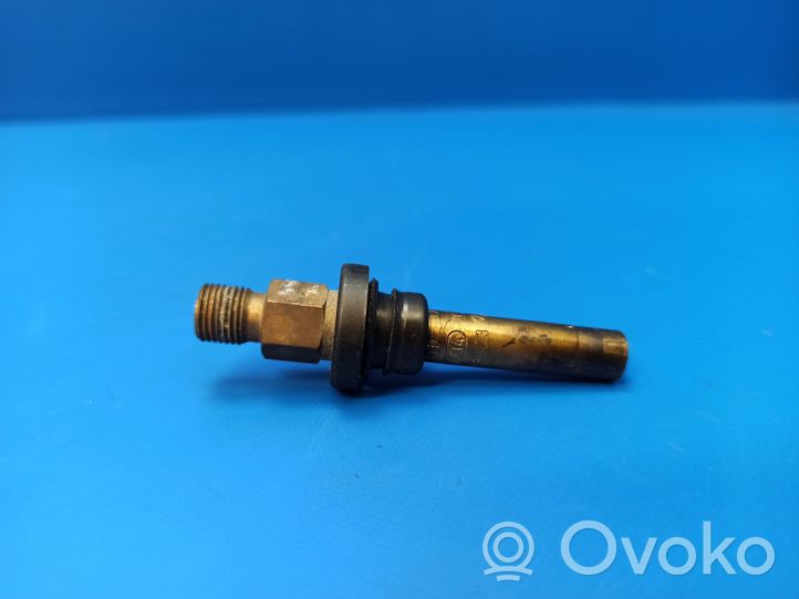 Mercedes-Benz 380 560SEC C126 Fuel injector 0000785823