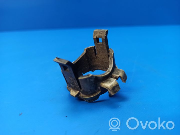 Mercedes-Benz E W211 Soporte del sensor de aparcamiento trasero (PDC) A2118850156