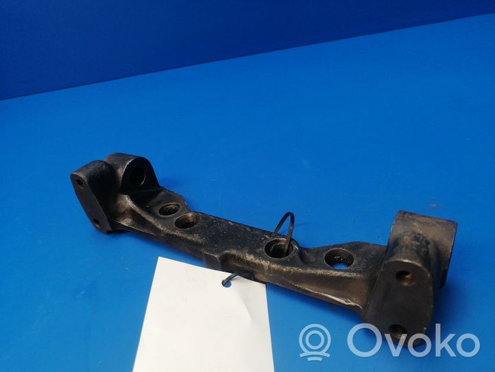 Jaguar XJS Rear differential/diff mount bracket C20480F