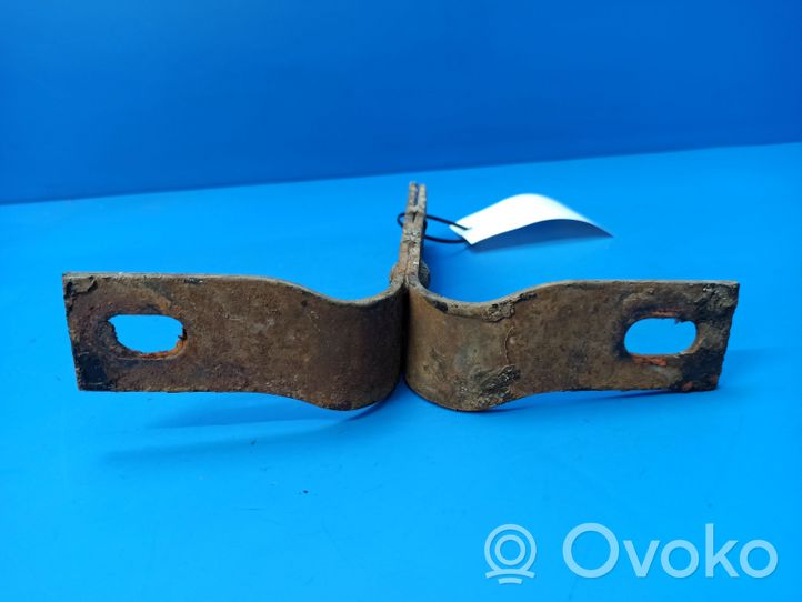 Mercedes-Benz COMPAKT W115 Front bumper mounting bracket W114