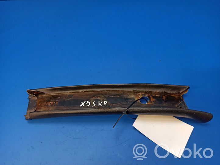 Jaguar XJS Rivestimento montante (B) (superiore) 