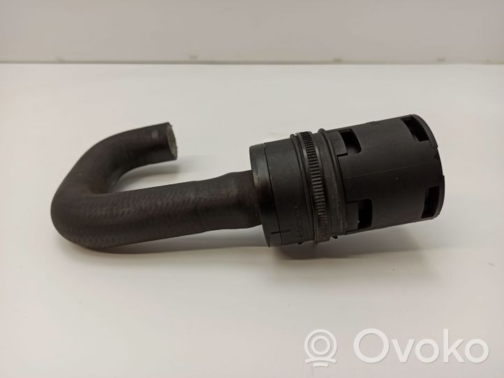 Mercedes-Benz C W203 Conduit de tuyau de chauffage Webasto 9010017A