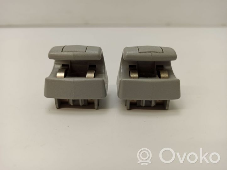 Mercedes-Benz E W211 Clip/gancio/supporto per aletta parasole 