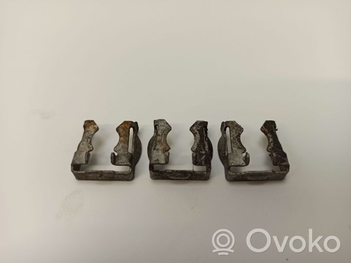 Mercedes-Benz A W168 Support de pince d'injecteur de carburant 