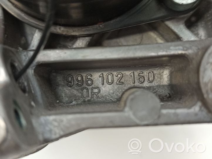 Porsche Boxster 986 Supporto di montaggio della pompa del servosterzo 996102160