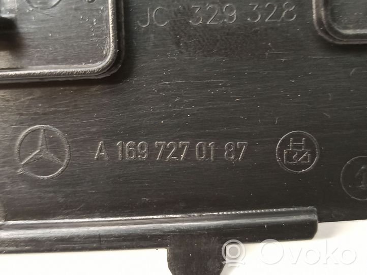 Mercedes-Benz B W245 Kita galinių durų apdailos detalė A1697270187