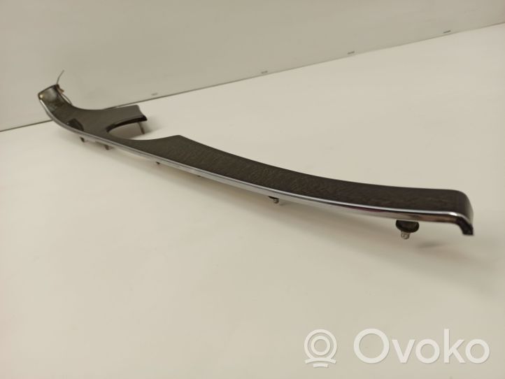 Mercedes-Benz E W211 Barra di rivestimento della portiera anteriore 3150025