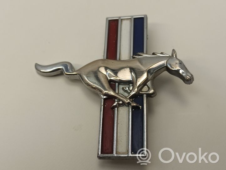 Ford Mustang IV Lokasuojan merkki/mallikirjaimet 