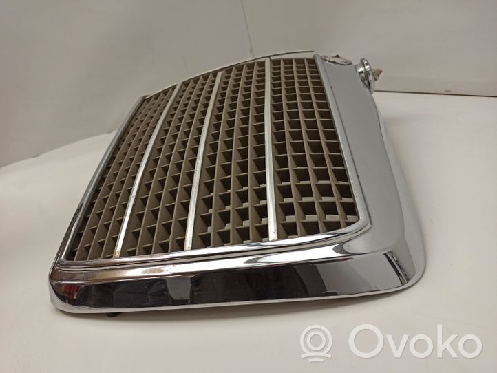 Mercedes-Benz COMPAKT W115 Grille de calandre avant 1158882285