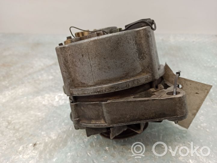 Mercedes-Benz COMPAKT W115 Generaattori/laturi 0120400856