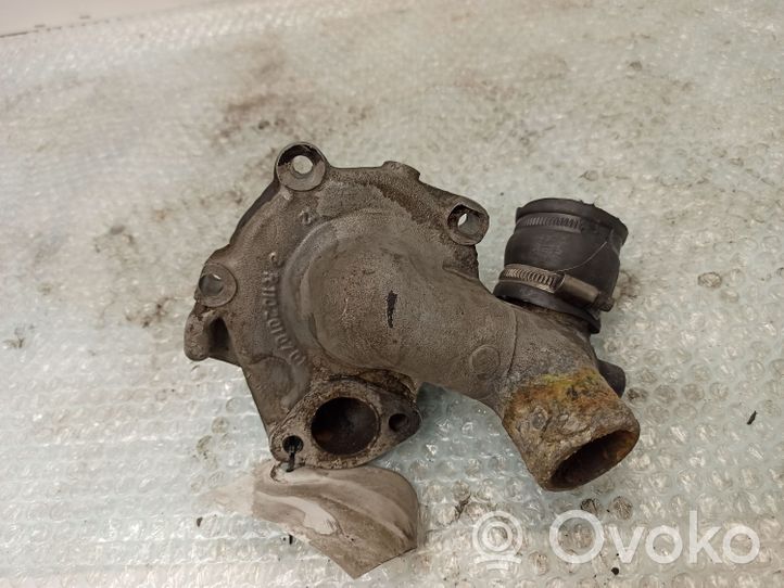 Mercedes-Benz 250 280 C CE W114 Pompe de circulation d'eau R1102010701