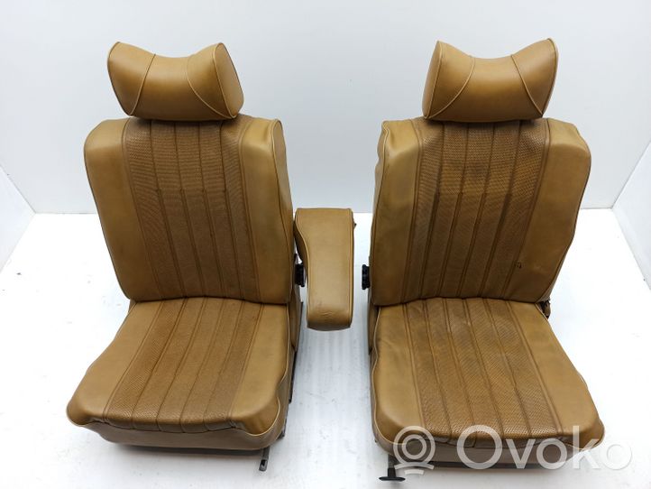 Mercedes-Benz 250 280 C CE W114 Set interni 