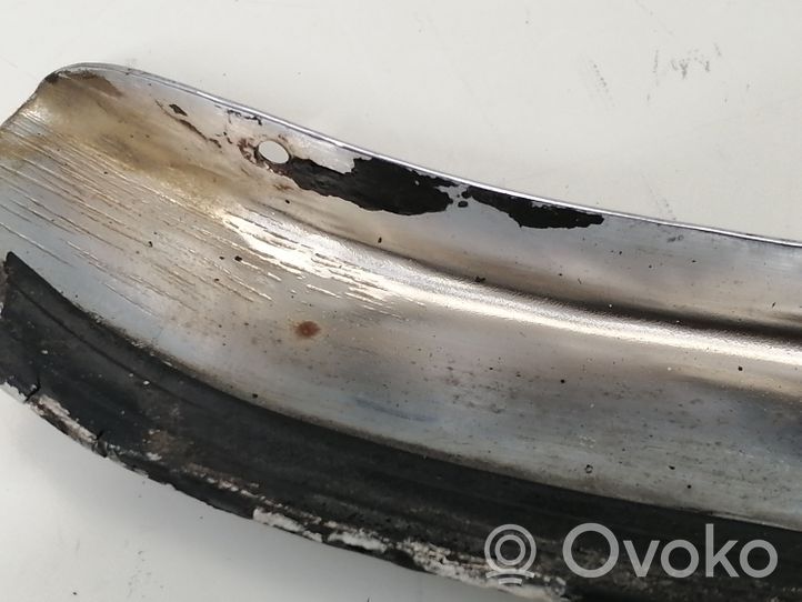 Mercedes-Benz S W116 Rivestimento passaruota anteriore 