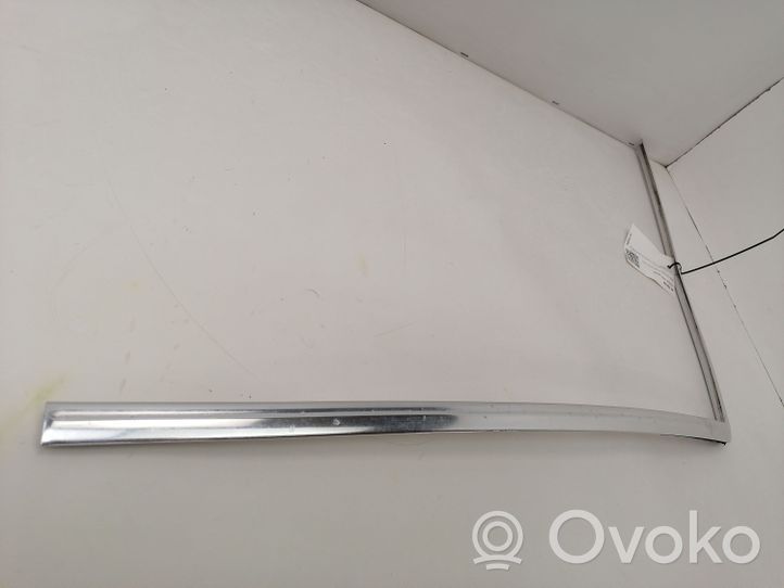 Mercedes-Benz S W116 Rivestimento parabrezza 