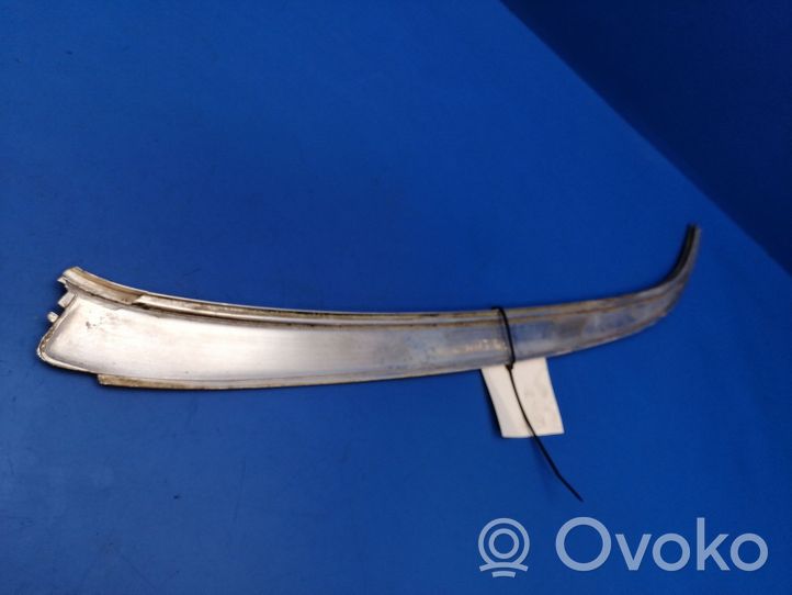 Mercedes-Benz E W123 Rivestimento montante (C) W123