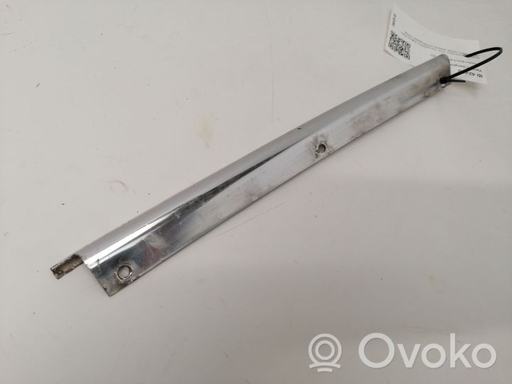 Mercedes-Benz S W116 Rivestimento del cofano motore 