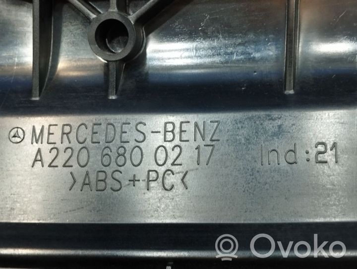 Mercedes-Benz S W220 Kojelaudan alempi verhoilu A2206800217