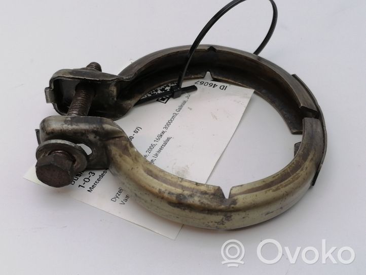 Mercedes-Benz C W203 Collier de silencieux d'echappement A2034900641